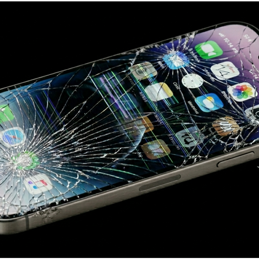 iPhone 15 kijelző csere utángyártott alkatrésszel - 1 órán belül